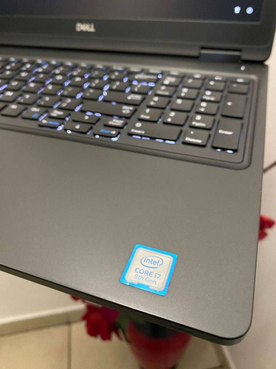 Dell Latitude 5590 Intel i7, 8th Gen 256 GB SSD, 16GB Ram + Windows 11 Pro