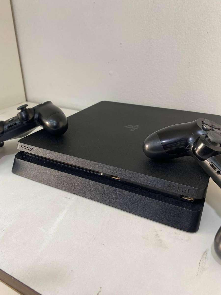 Sony PlayStation PS4 Slim 500GB Black x 2 Controllers