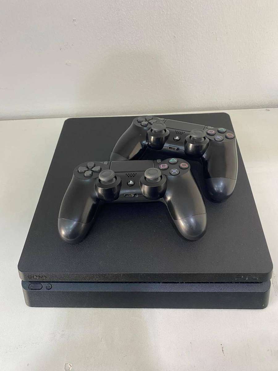 Sony PlayStation PS4 Slim 500GB Black x 2 Controllers