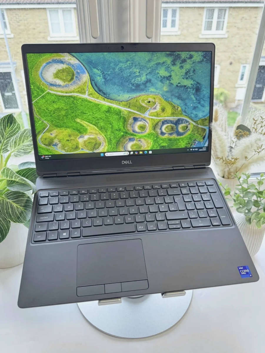Dell Precision 7560 i9-11 Gen 32GB RAM 1TB SSD Nvidia RTX A2000 4GB Dedicated GPU
