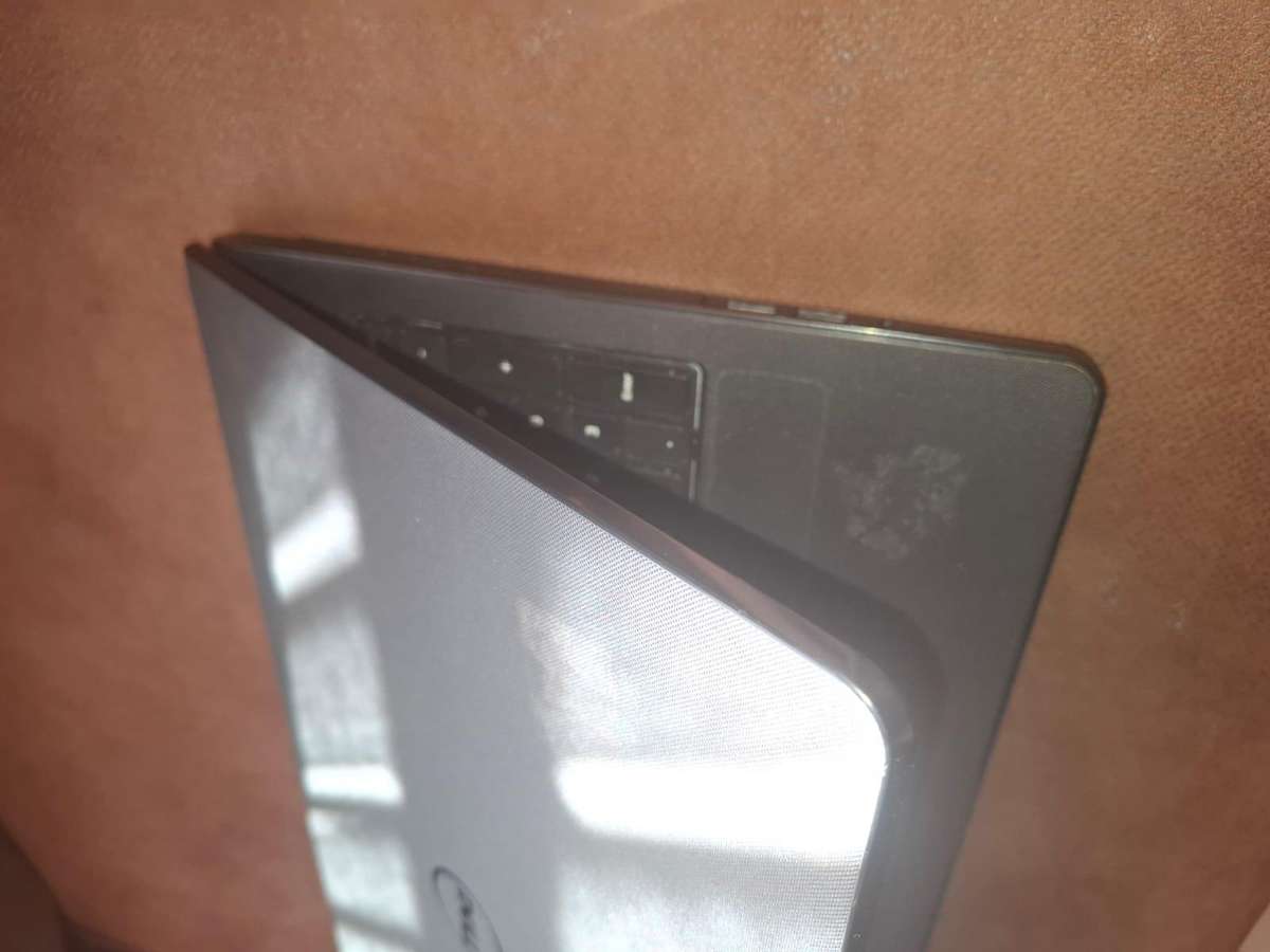 DELL INSPIRON Core i3 5th gen