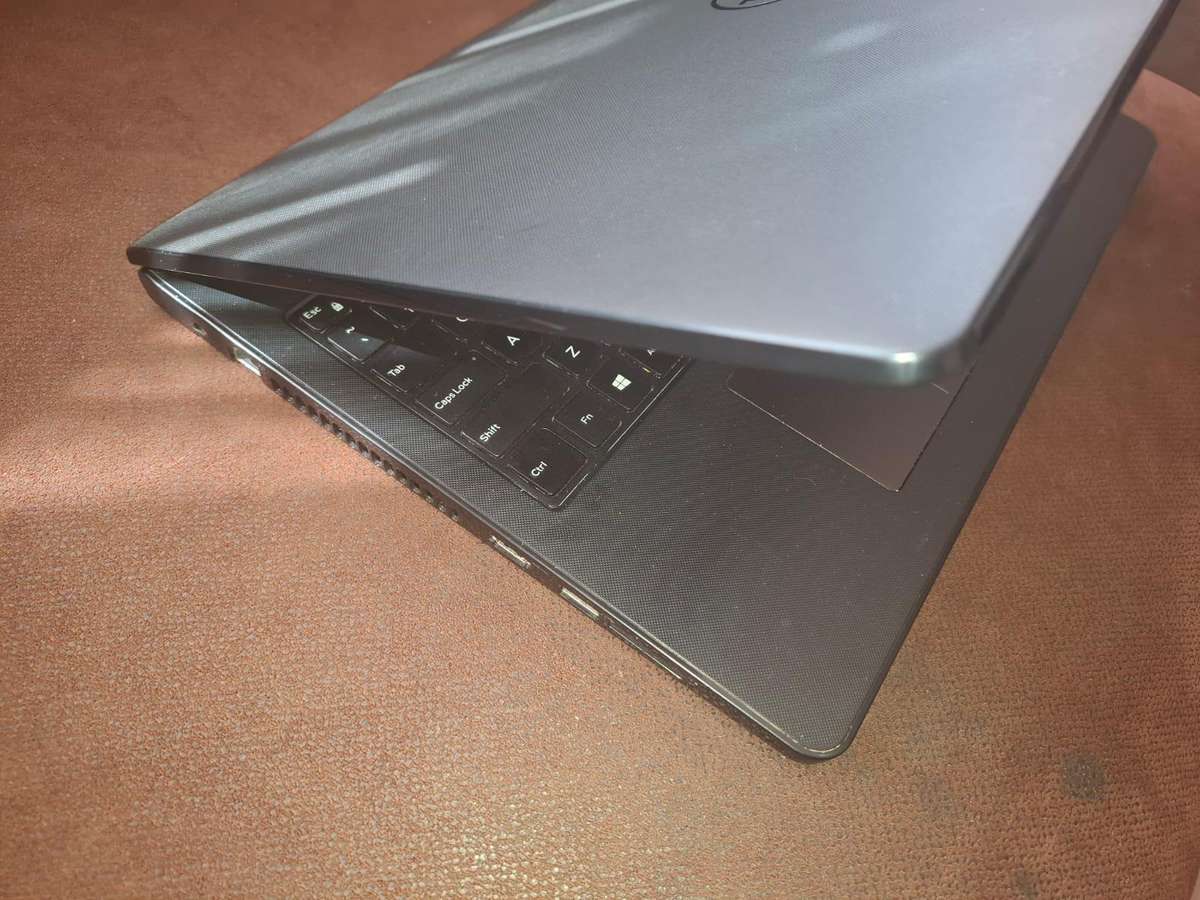 DELL INSPIRON Core i3 5th gen