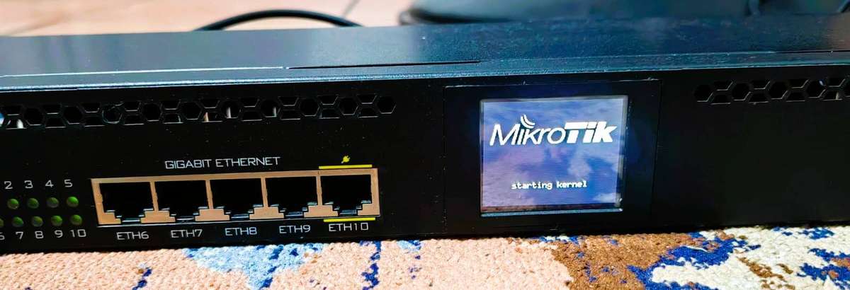 MIKROTIK RACKMOUNT ROUTER RB3011UiAS-RM (WORKS/NO POWER CABLE INCLUDED)