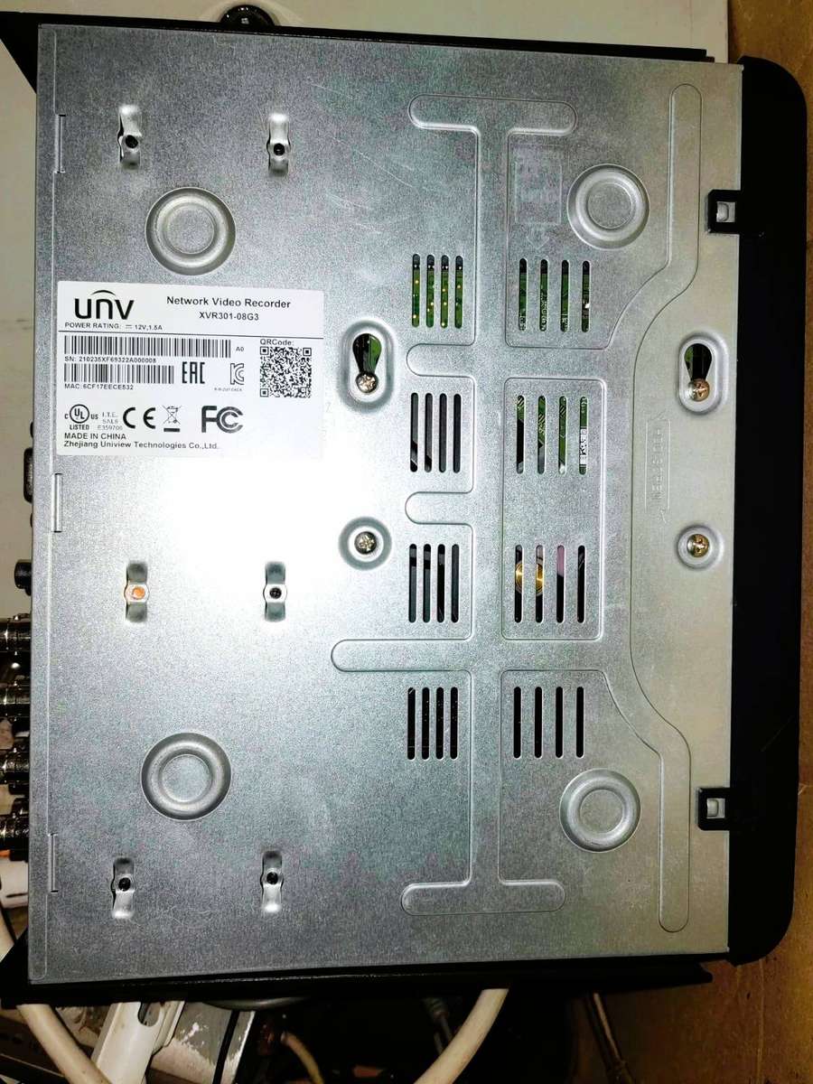 UNTESTED LOT (DVR with 4Tb HDD, Cameras, Cables, Power supply)