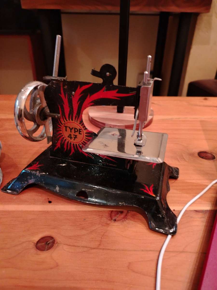Vintage Toy Sewing Machine