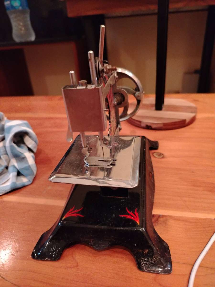 Vintage Toy Sewing Machine