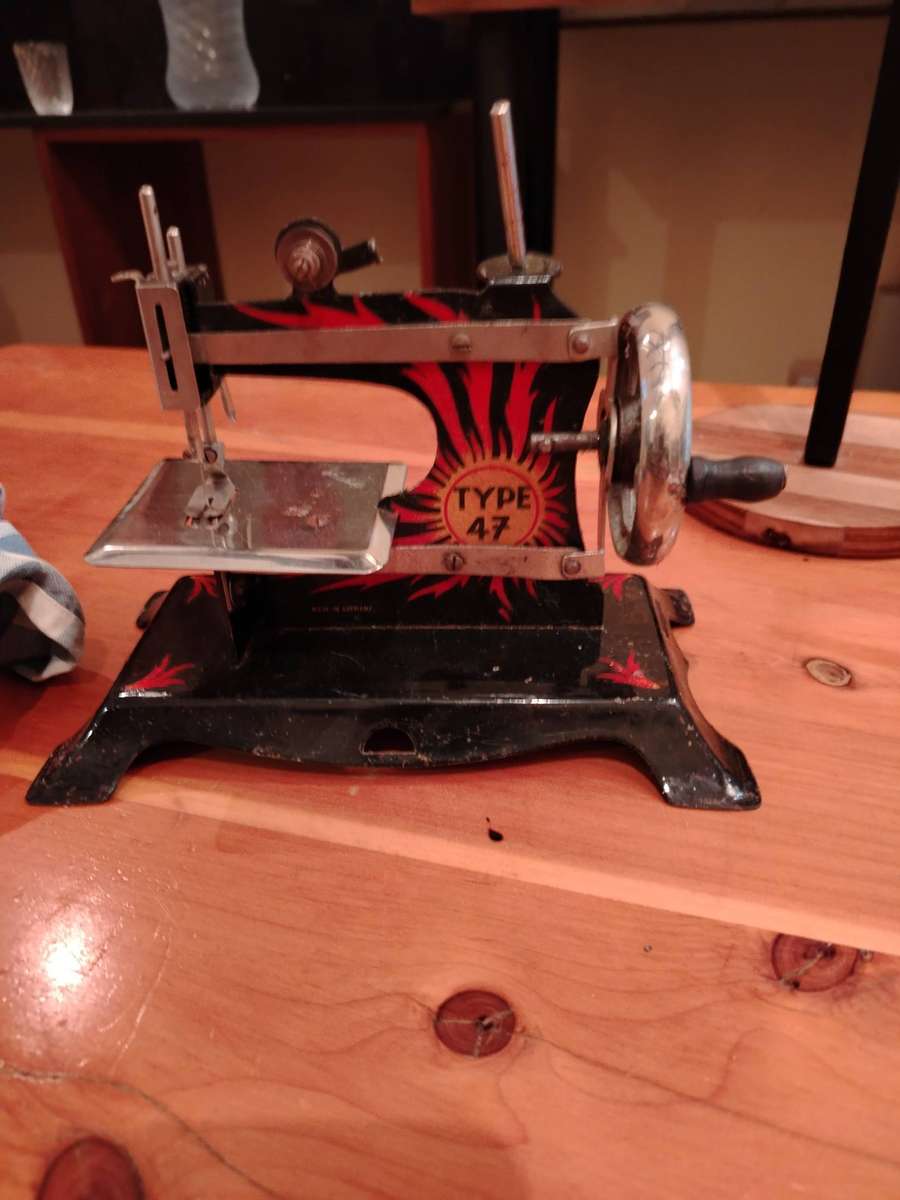 Vintage Toy Sewing Machine