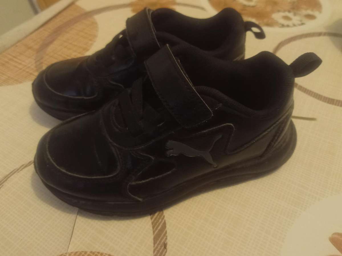 Boys puma takkies