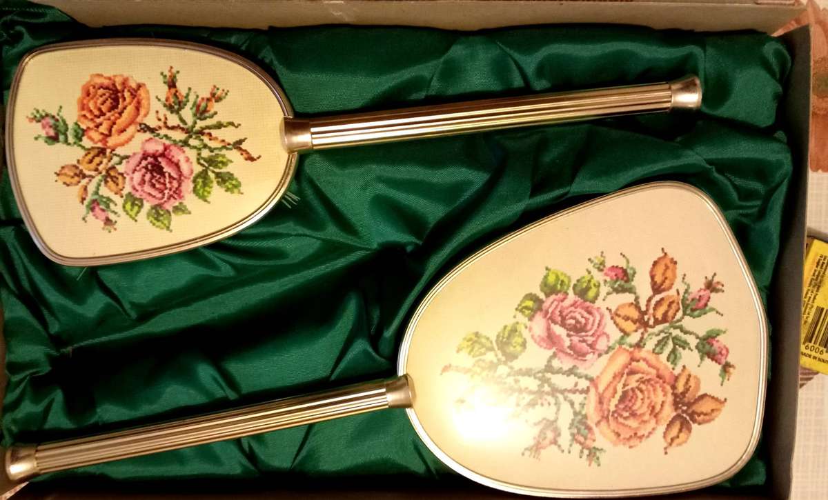 Mirror and brush Antique set
