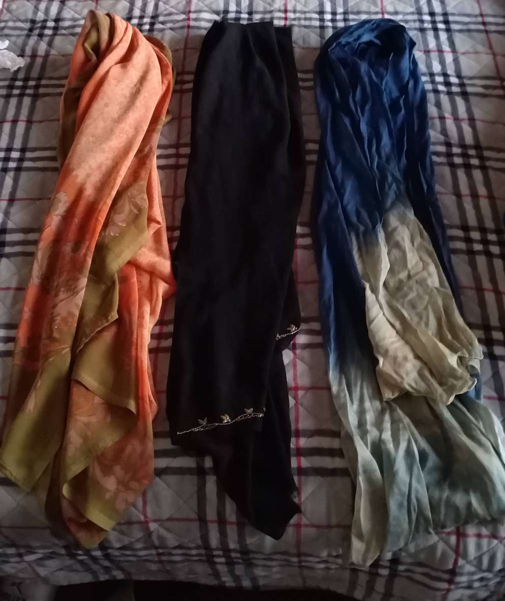 3 x ladies scarfs