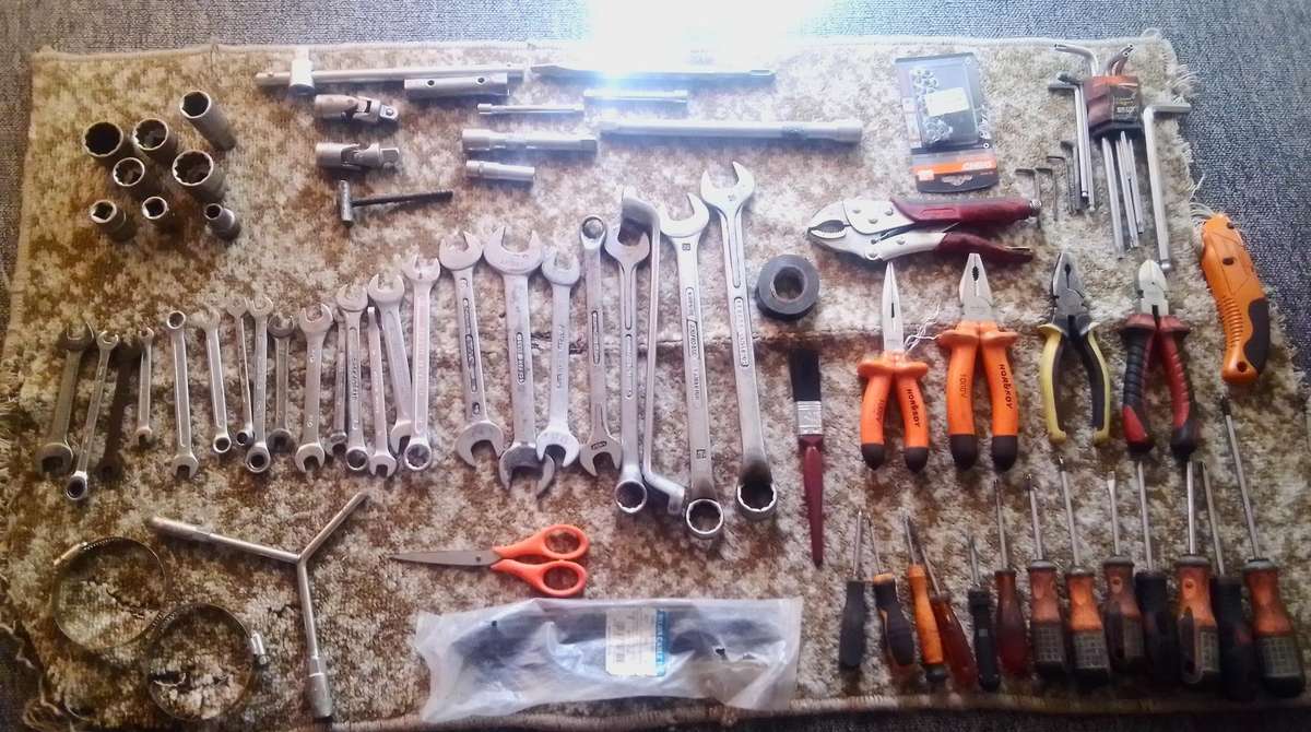 Steel tool box with 100 items