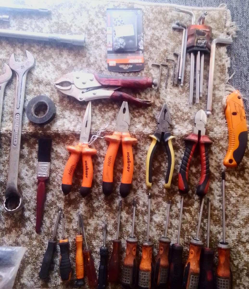 Steel tool box with 100 items