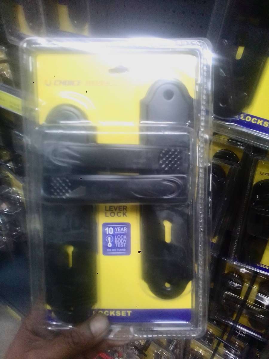 Door handle with lock and key set