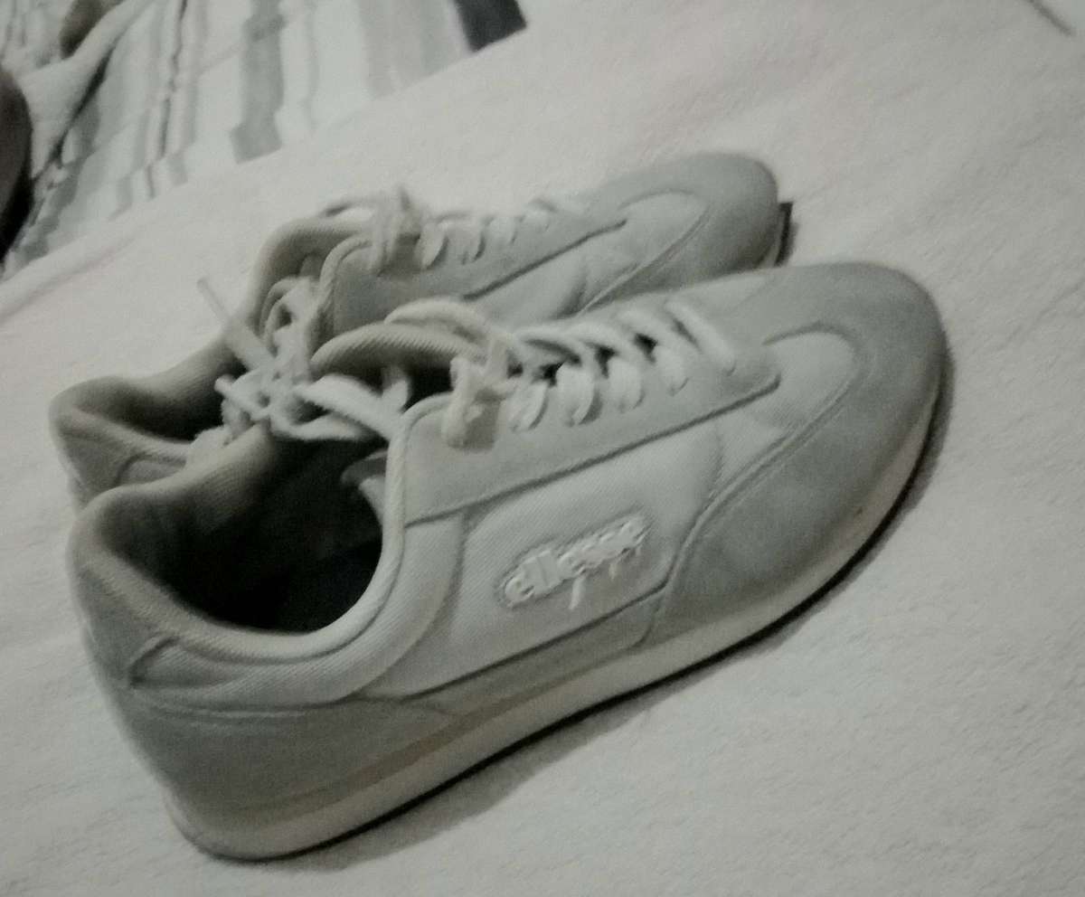ELLESSE TAKKIES
