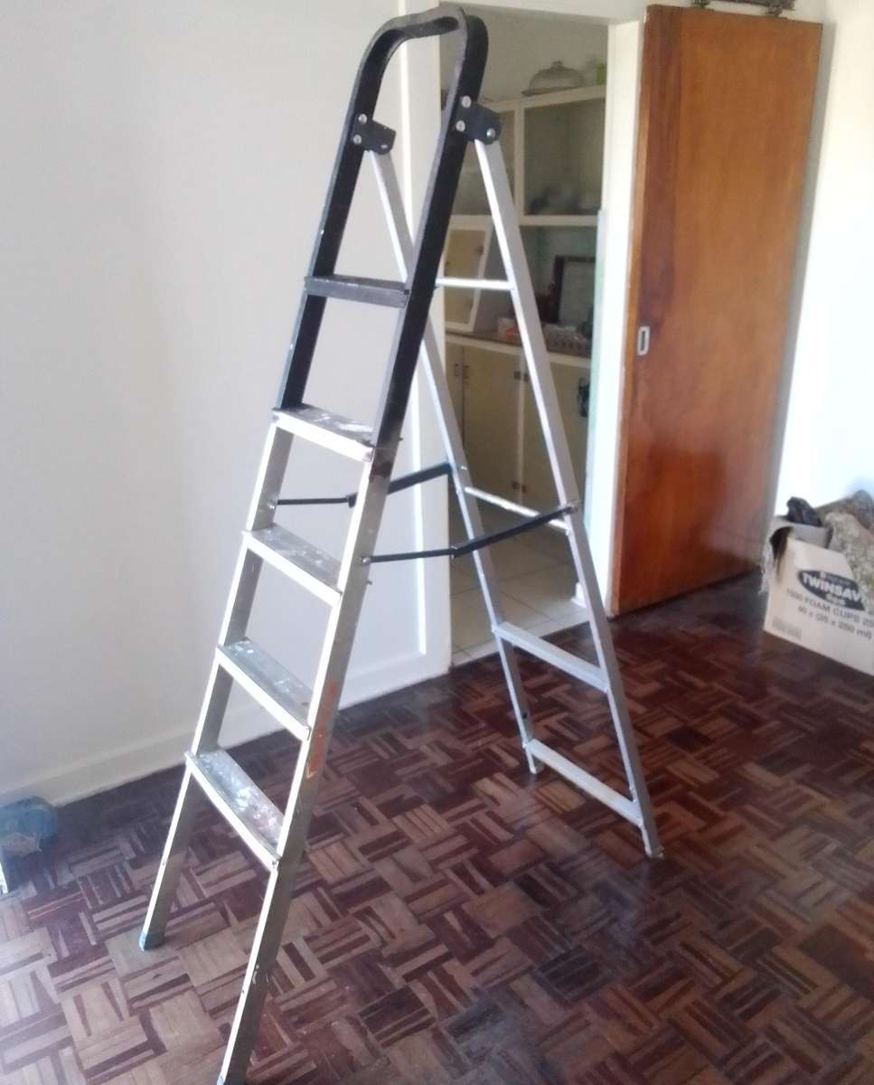 Step ladder