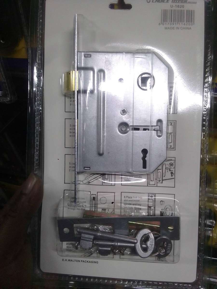 Door handle with lock and key set