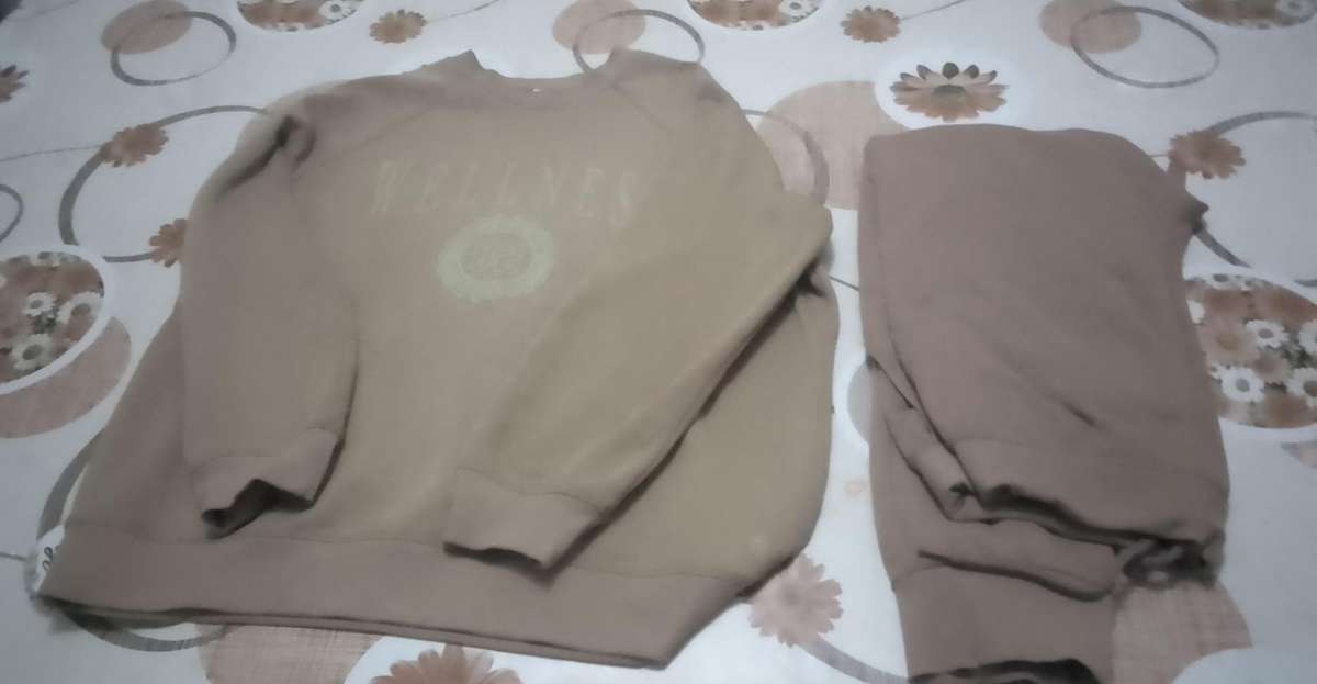 Ladies track suite XL