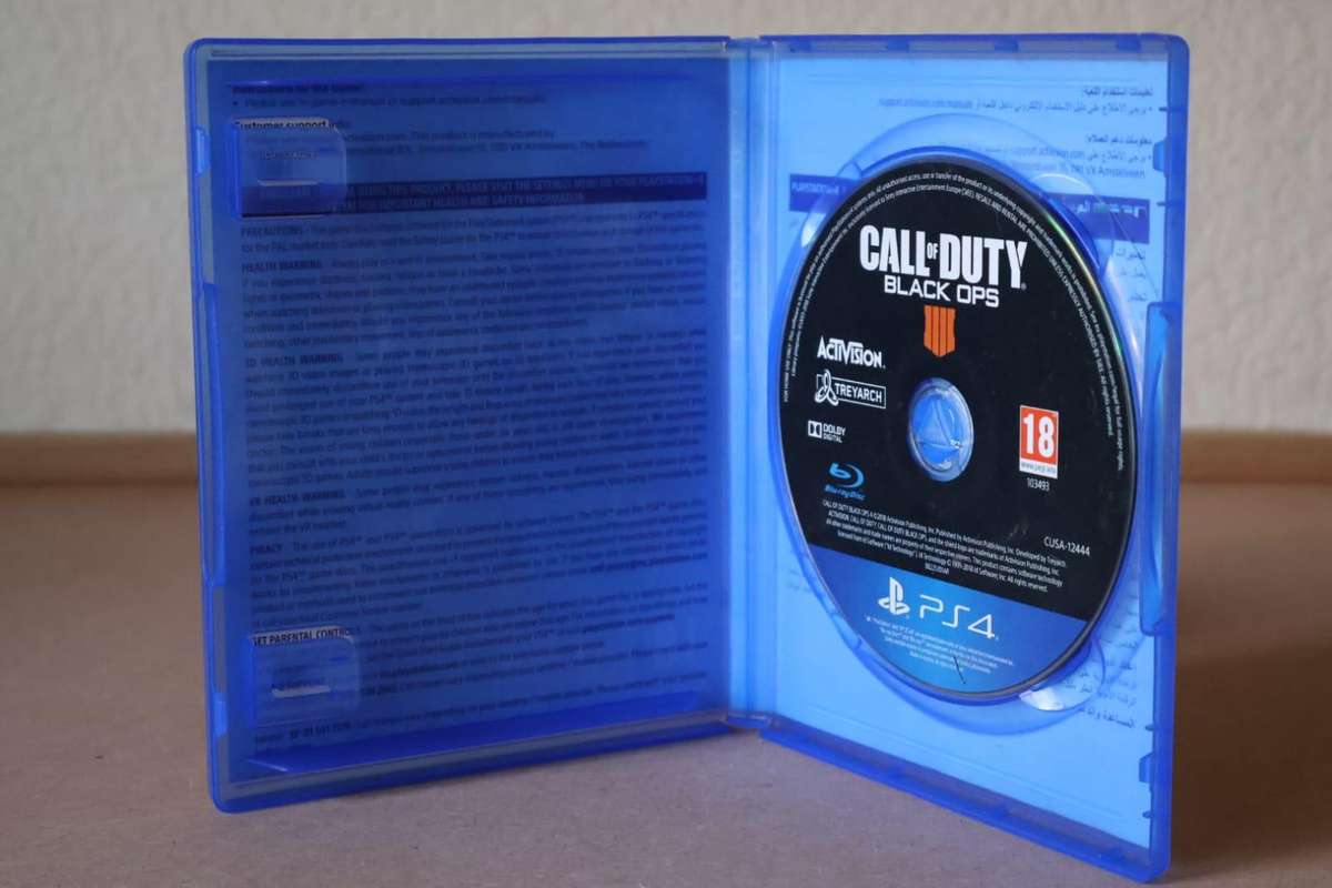 Call of Duty: Black Ops 4 & Call of Duty: WWII (PS4)