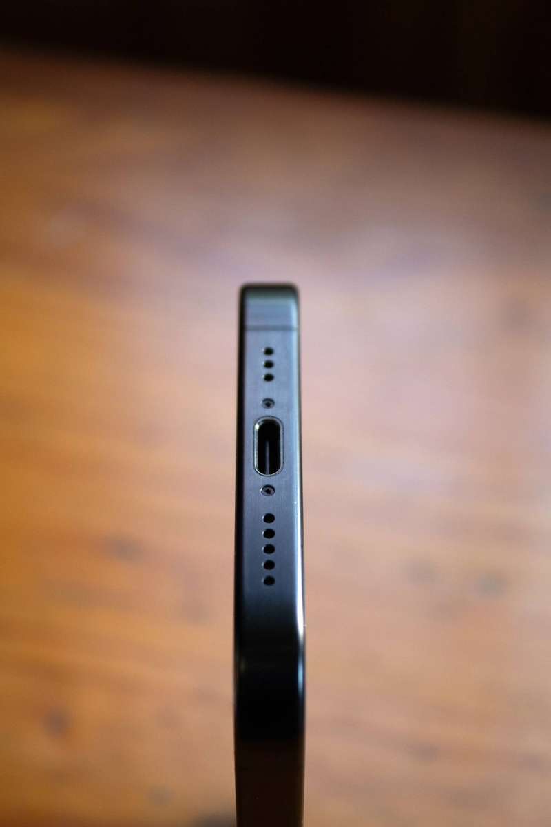 Apple iPhone 15 Pro 512GB (93%) battery