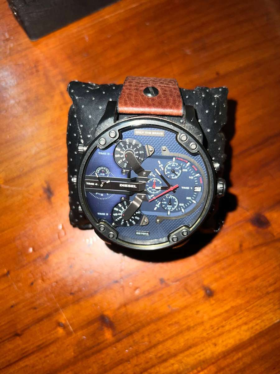 Mens watch