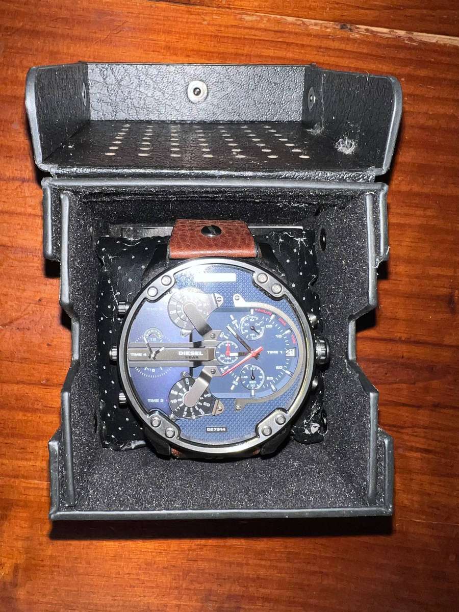 Mens watch