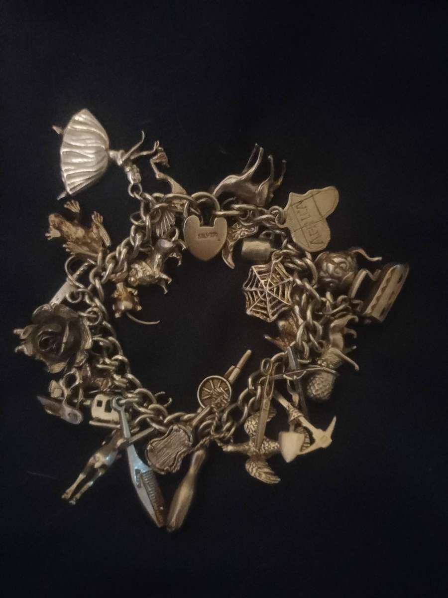 Vintage Silver 31 charms bracelet MAKE AN OFFER