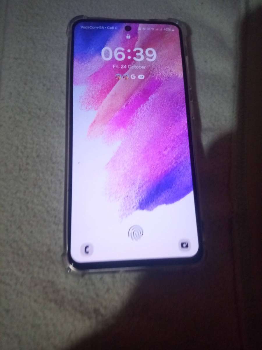 SAMSUNG GALAXY S21 FE 5G SMARTPHONE ||128GB/6G IN DISPLAY FINGERPRINT, BIG BATTERY