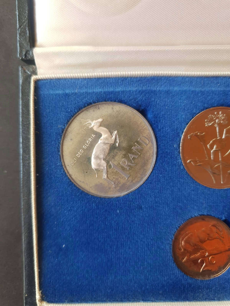 1975 South Africa Proof Coin Set  8 Coins (Includes Silver R1)  SA Mint Original Case