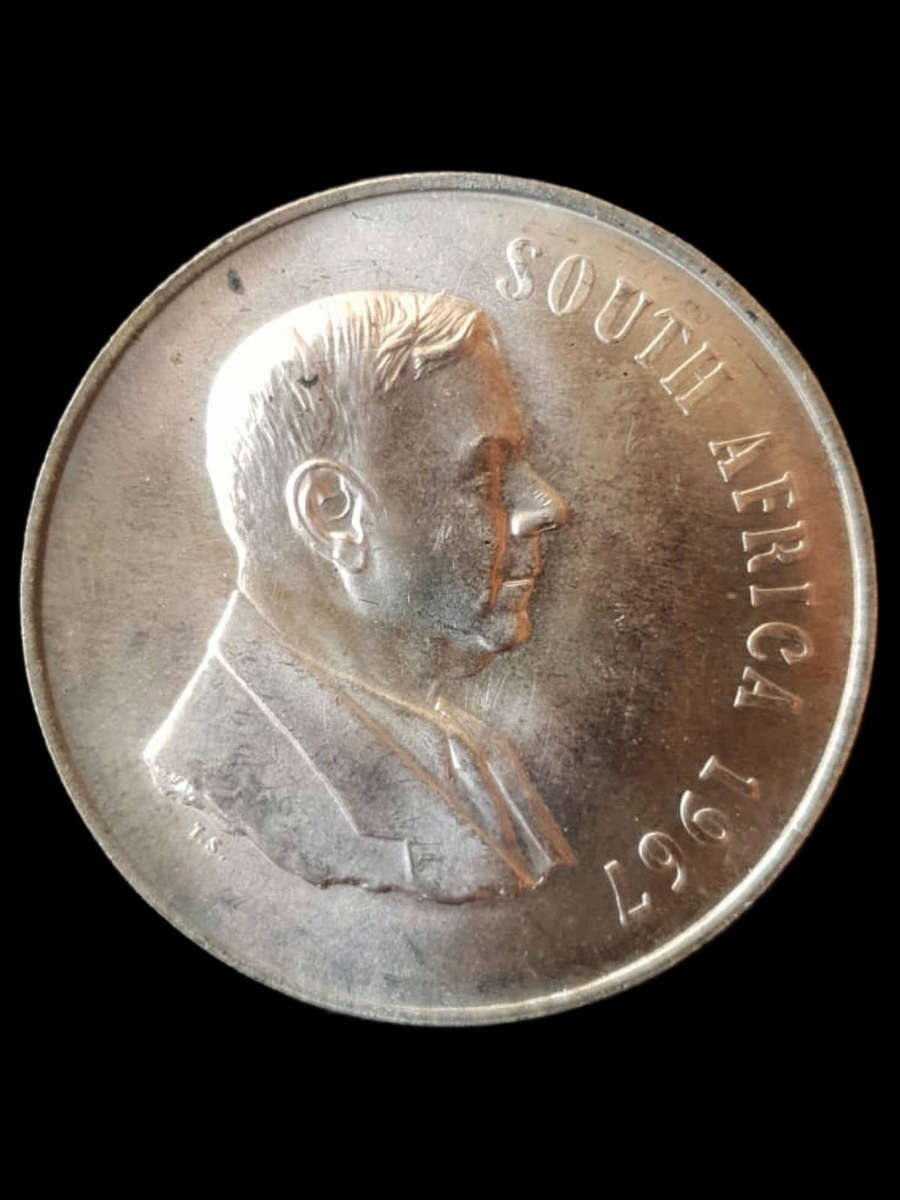 1967 South Africa Silver 1 Rand Coin  Uncirculated Condition