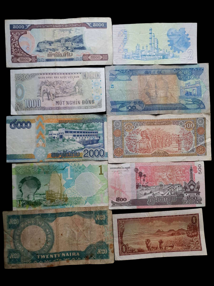 Lot of 10 Mixed World Banknotes  International Collection