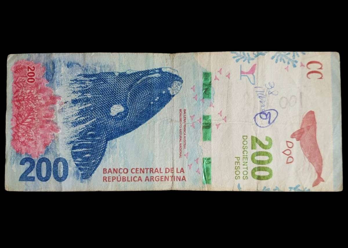 Argentina 200 Pesos (AR$200)  Southern Right Whale
