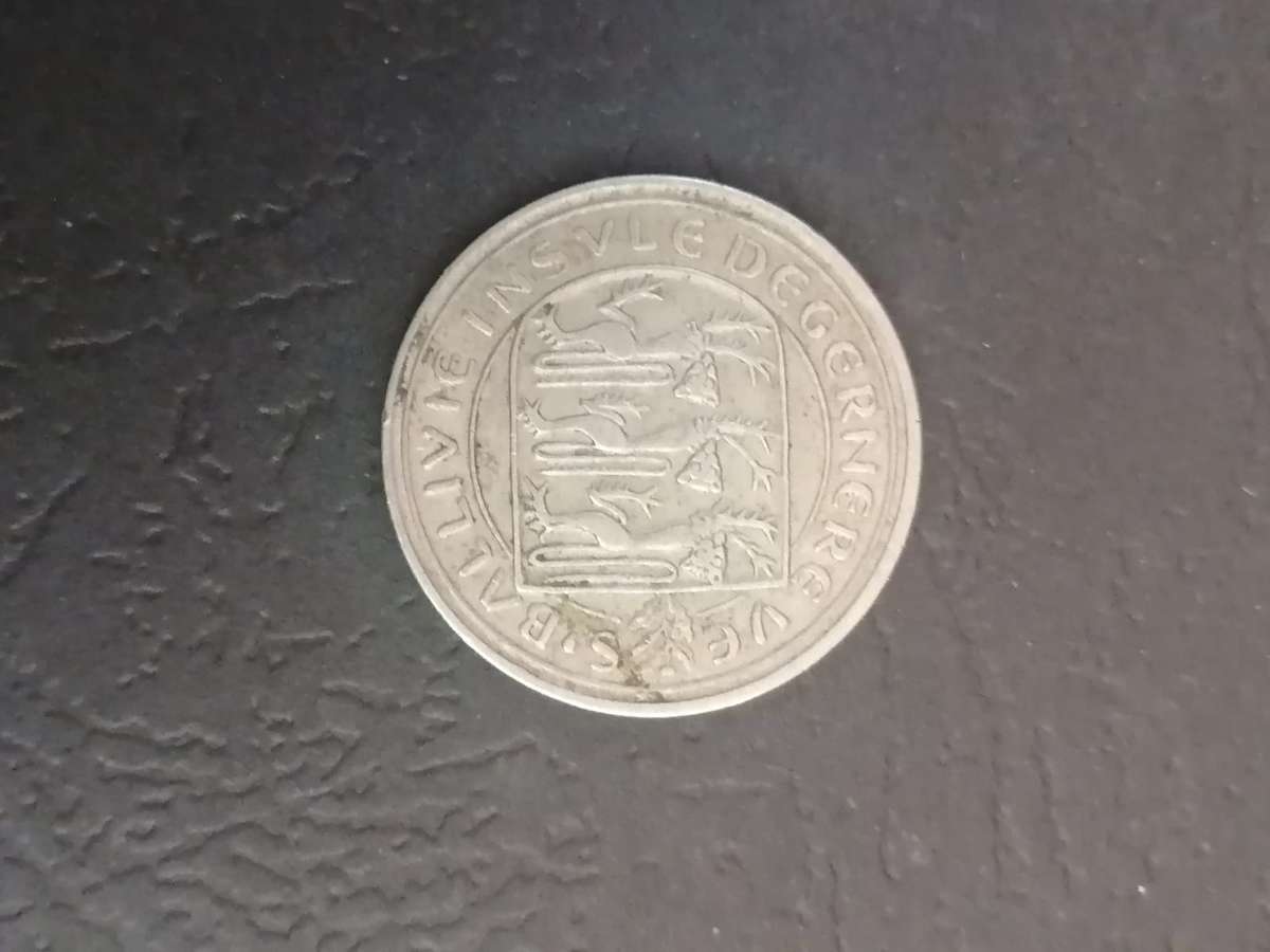 1968 UK "New 5 Pence" Coin  First Year Issue  British Decimal Coinage