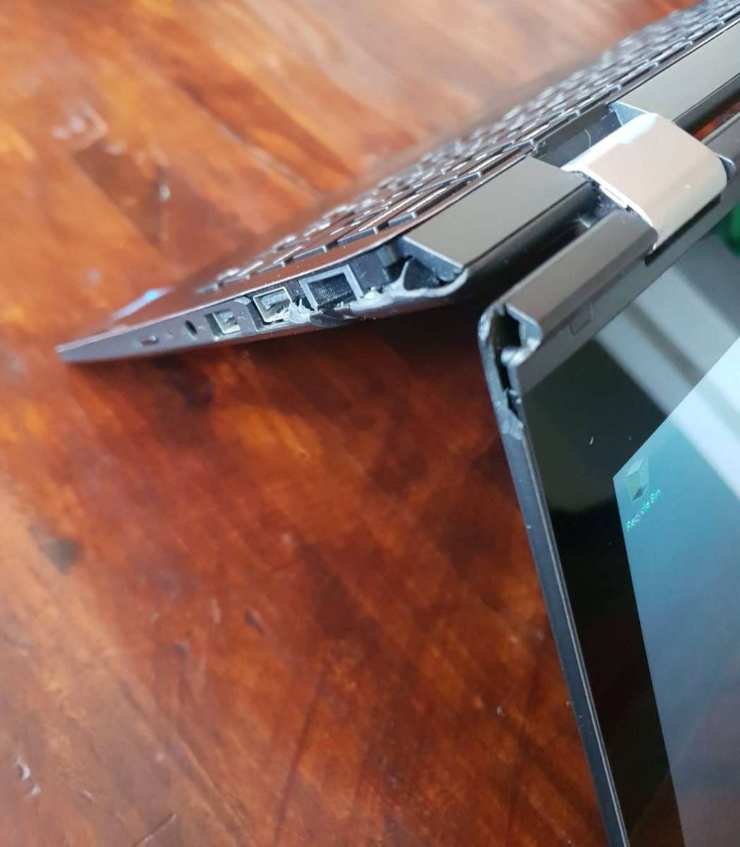 Lenovo Yoga 310-11IAP 11.6 (2in1 Laptop/Tablet) - Working Condition