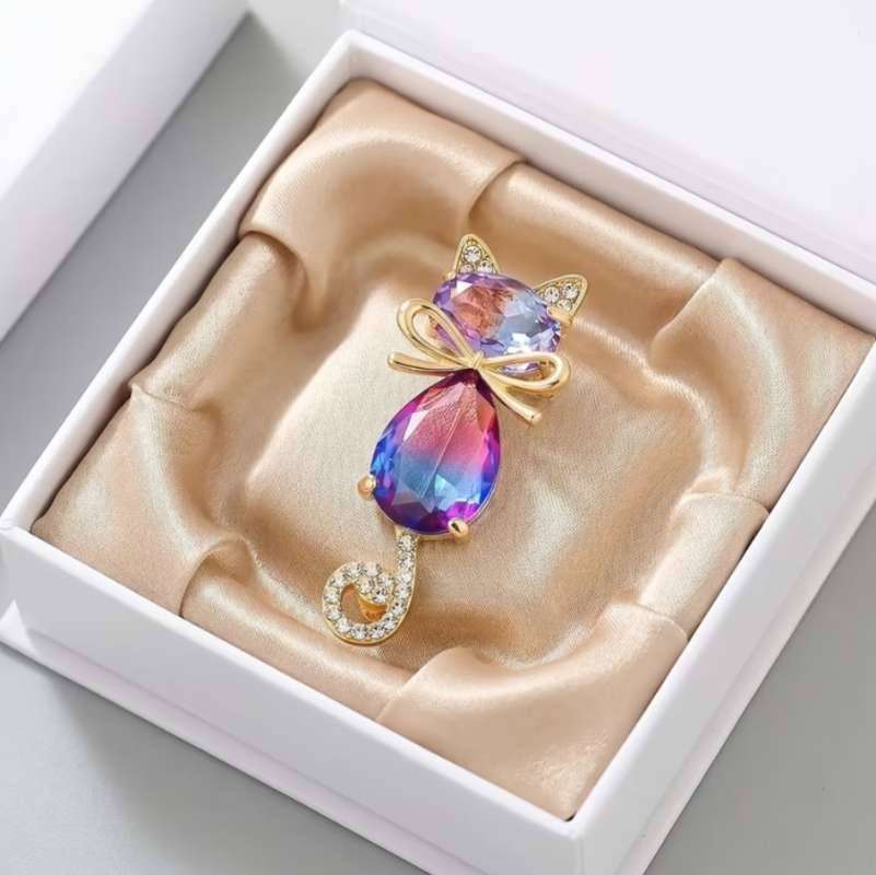 Beautiful Cat Brooch