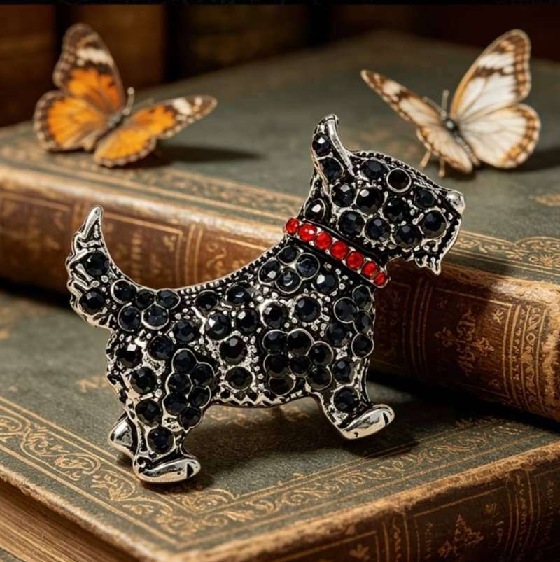 Elegant Scottish Terrier Brooch