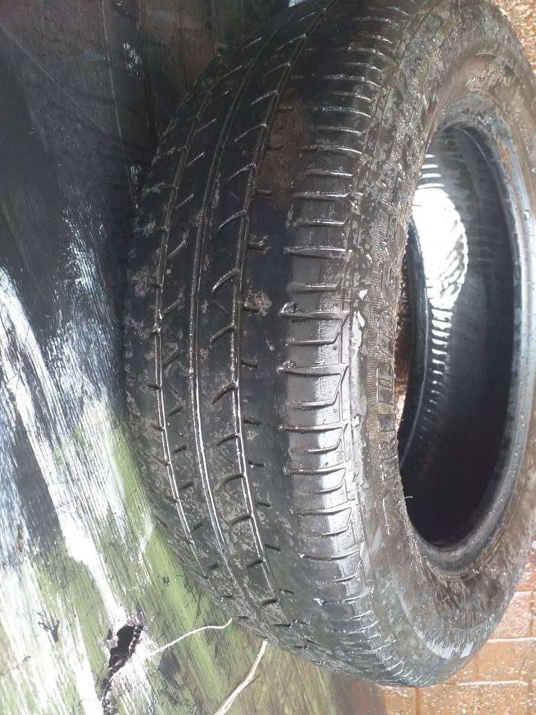 2x car tyre 175/65 R14