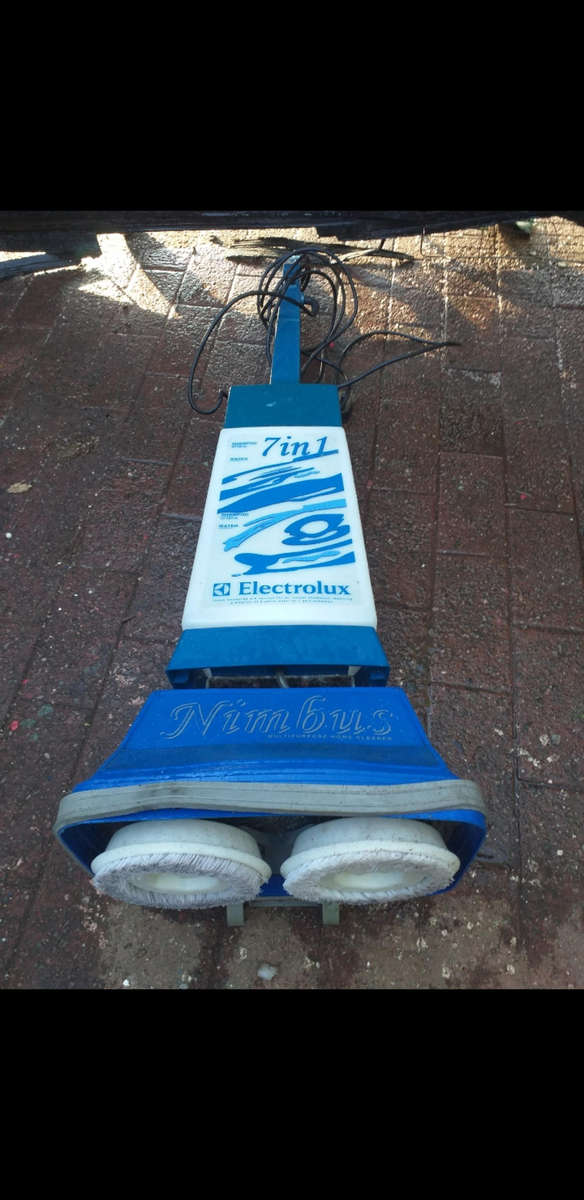 Carpet washer vacuum