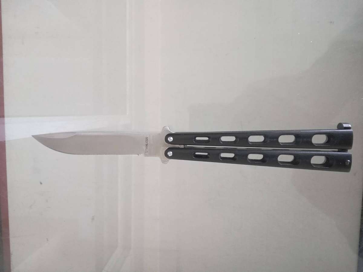 STAINLESS STEEL BLADE - BLACK HANDLES - BUTTERFLY KNIFE