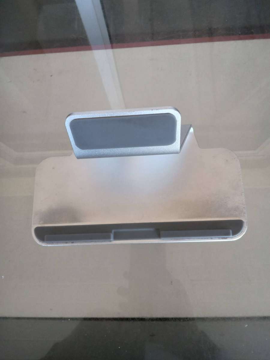 NON SLIP ALUMINIUM TABLET STAND
