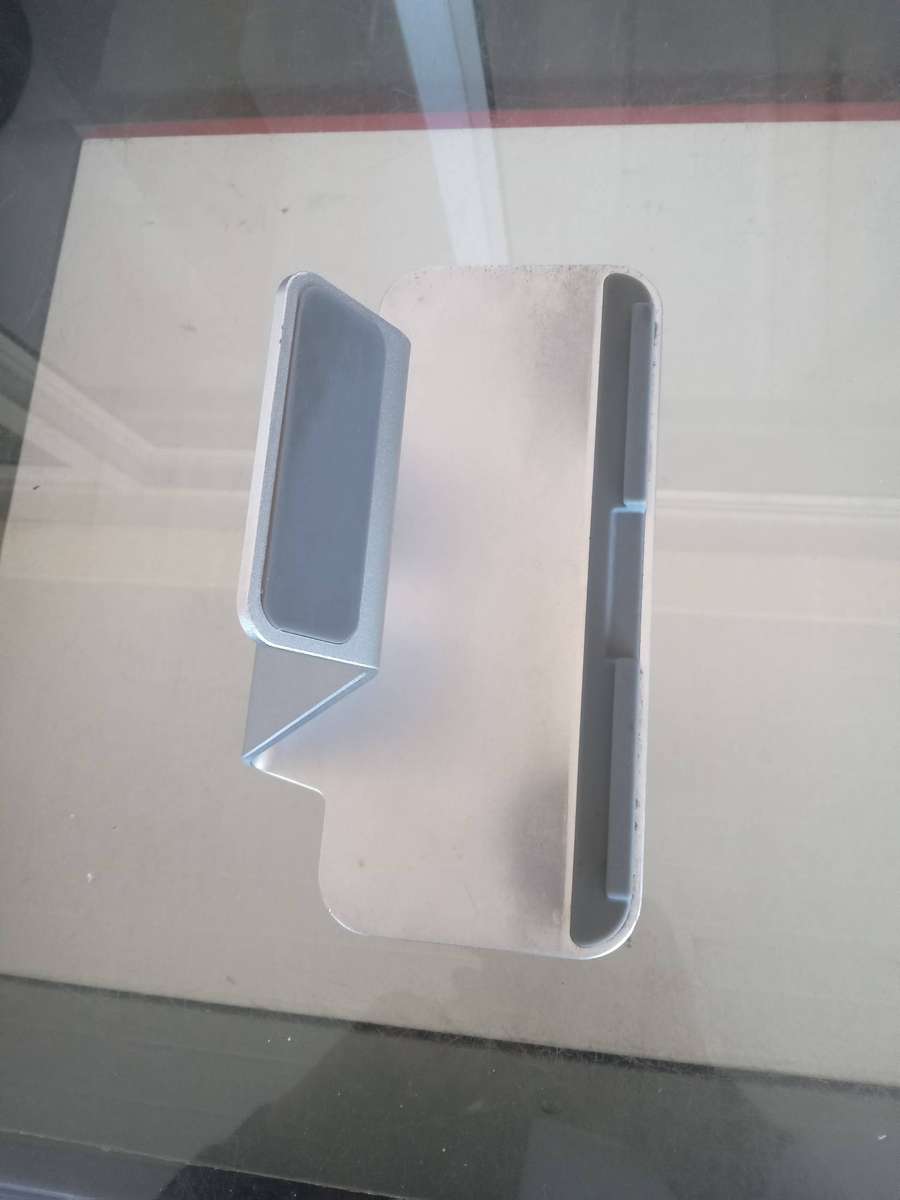 NON SLIP ALUMINIUM TABLET STAND