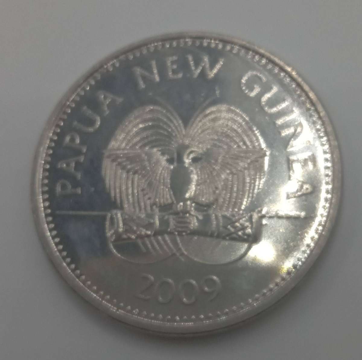 2009 PAPUA NEW GUINEA 20 TOEA COIN - GOOD AS NEW