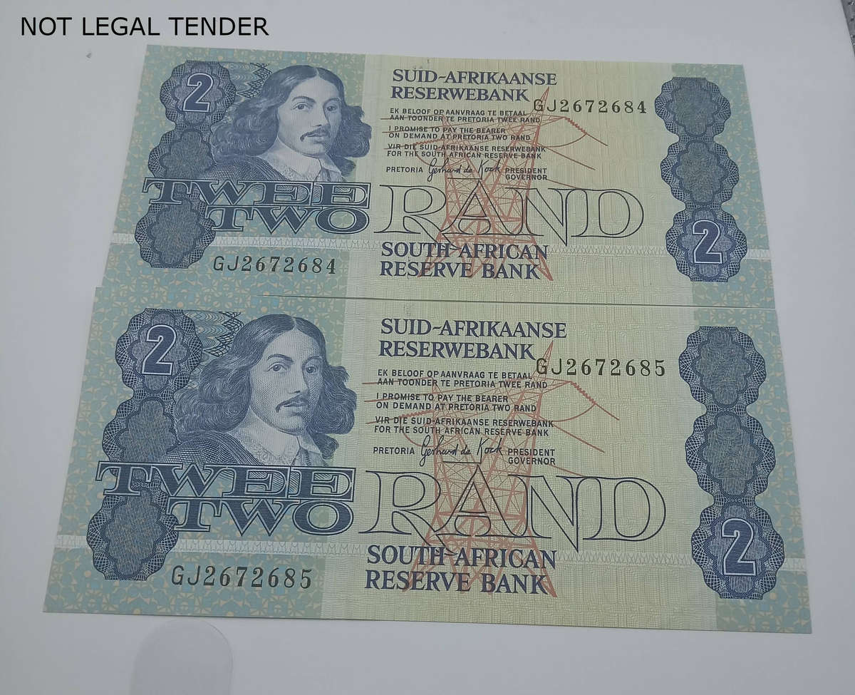 TWO SA GERHARD DE KOCK TWO RAND NOTES IN SEQUENCE, GJ2672684 & GJ2672685