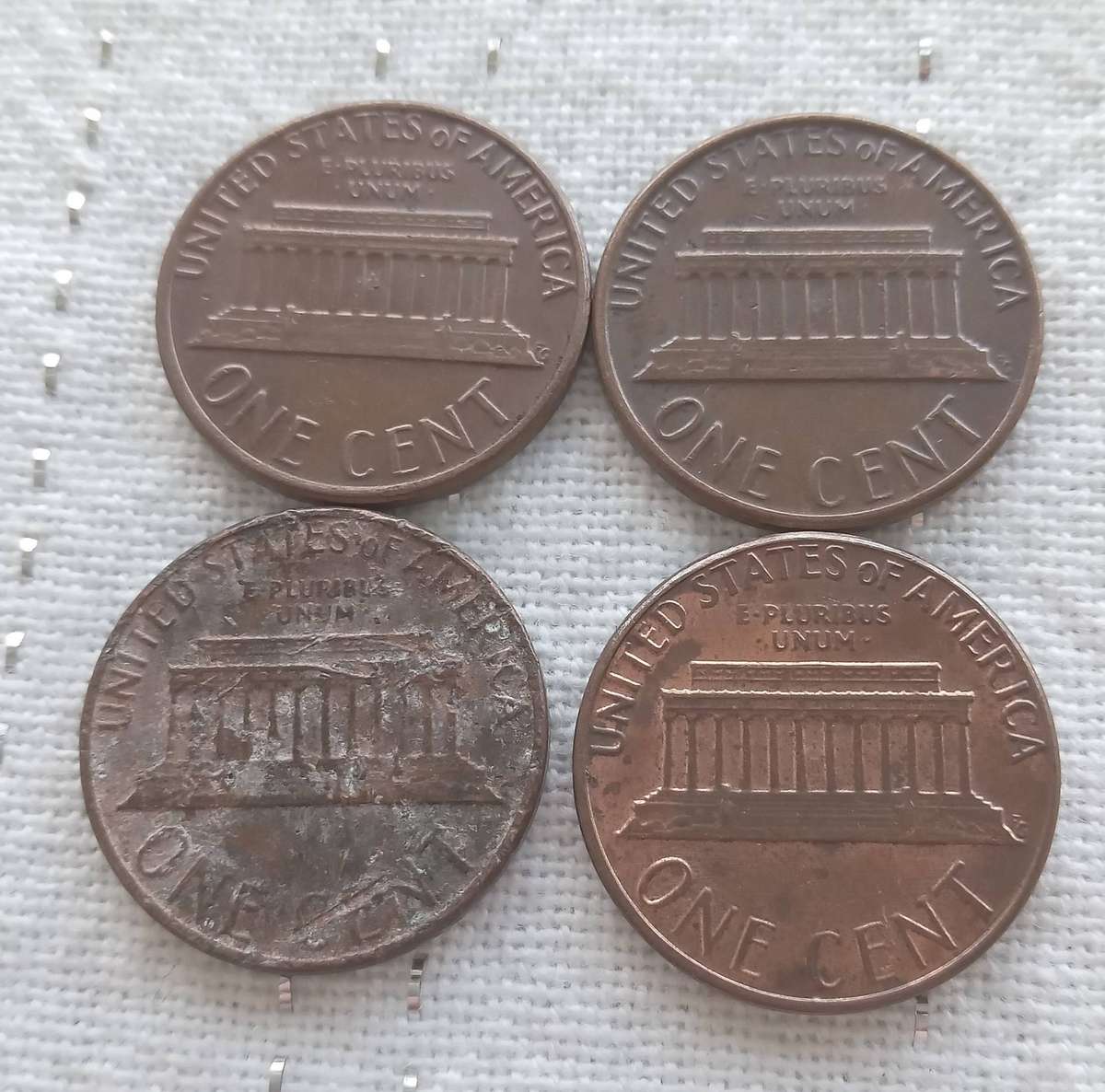 FOUR USA ONE CENT COINS - CONSECUTIVE YEARS: 1980, 1981, 1982 AND 1983- 1 BID TAKES ALL