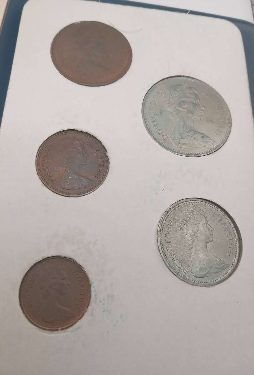 GREAT BRITAIN FIRST DECIMAL COIN SET - UNC