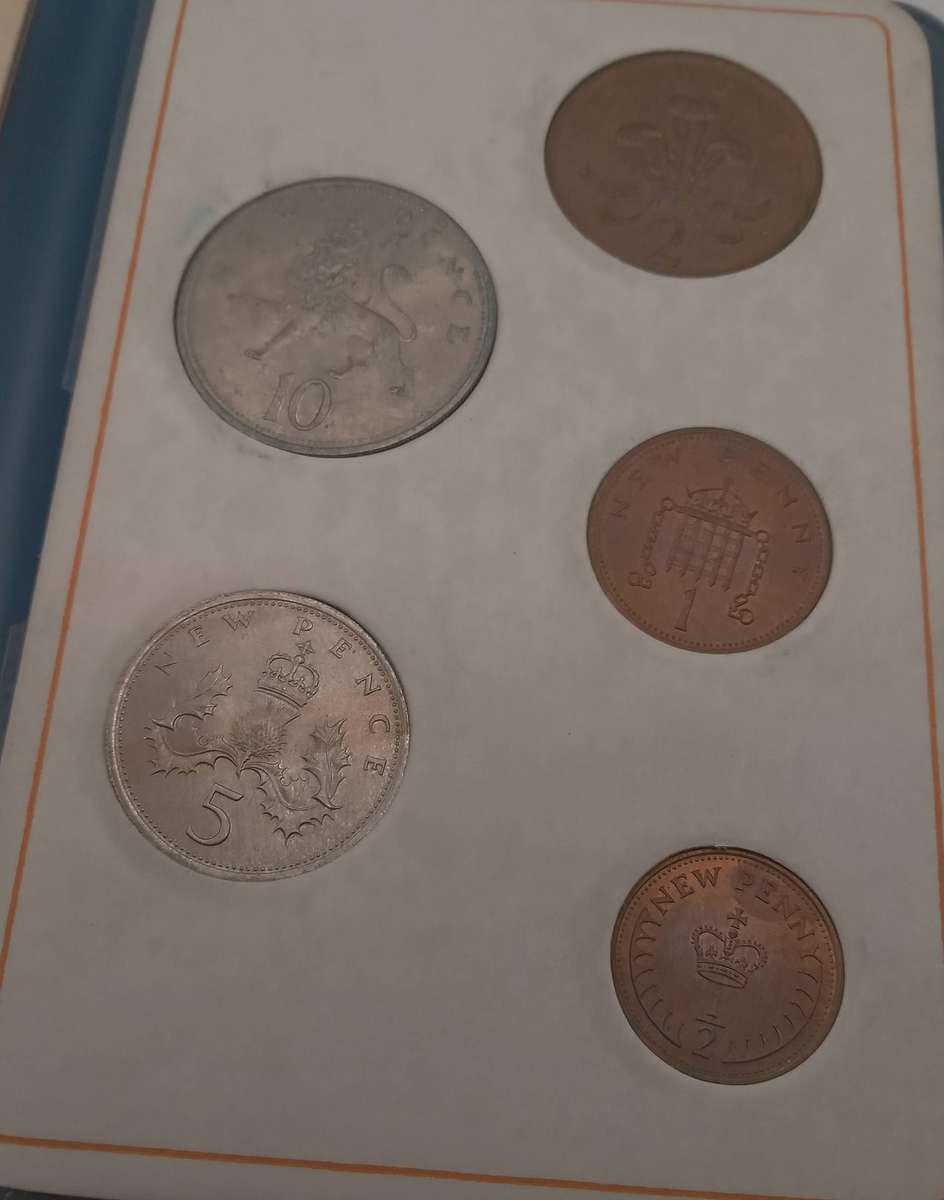 GREAT BRITAIN FIRST DECIMAL COIN SET - UNC