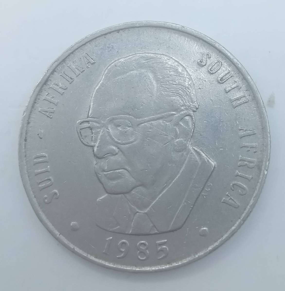 ONE 1985 RSA ONE RAND COIN