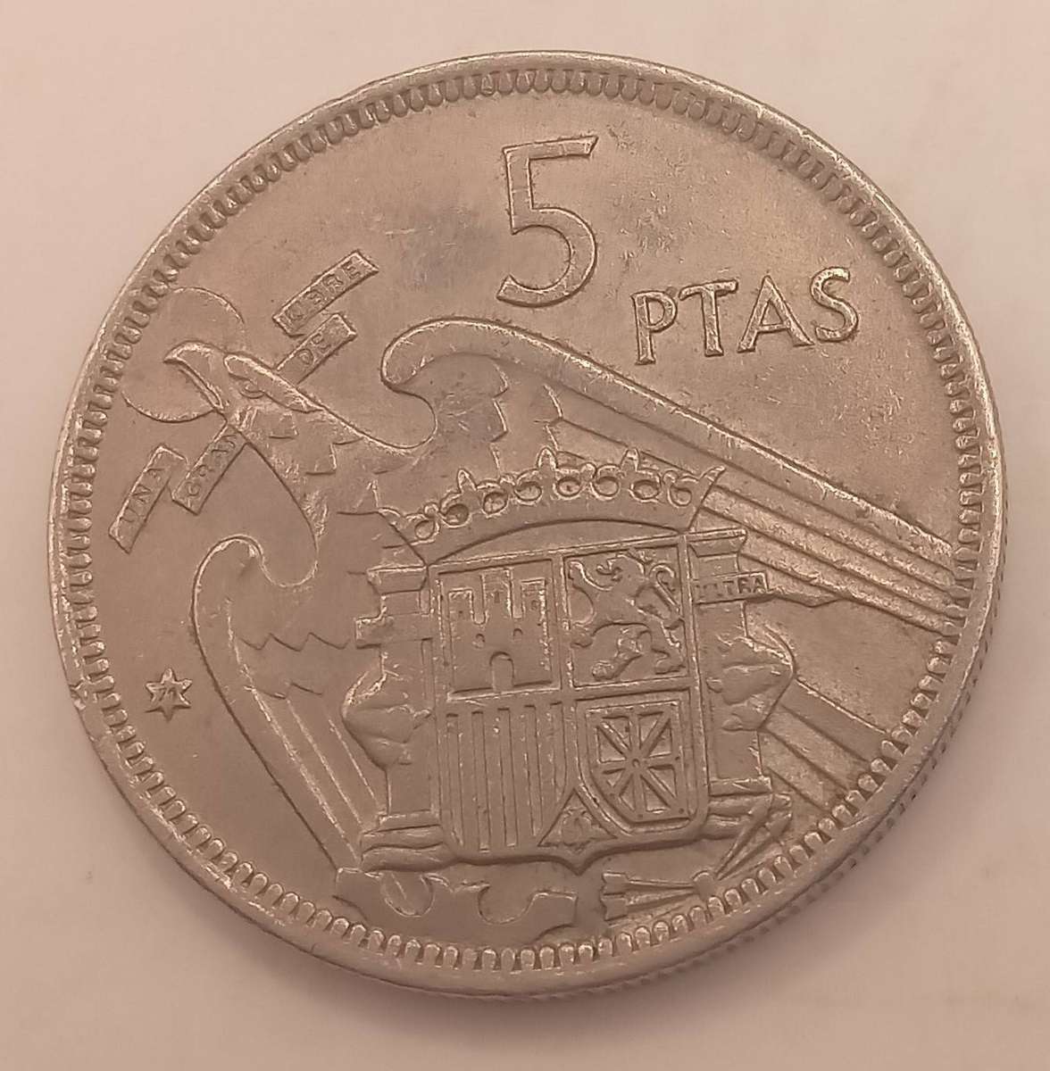 1957 SPAIN 5 PESETAS COIN