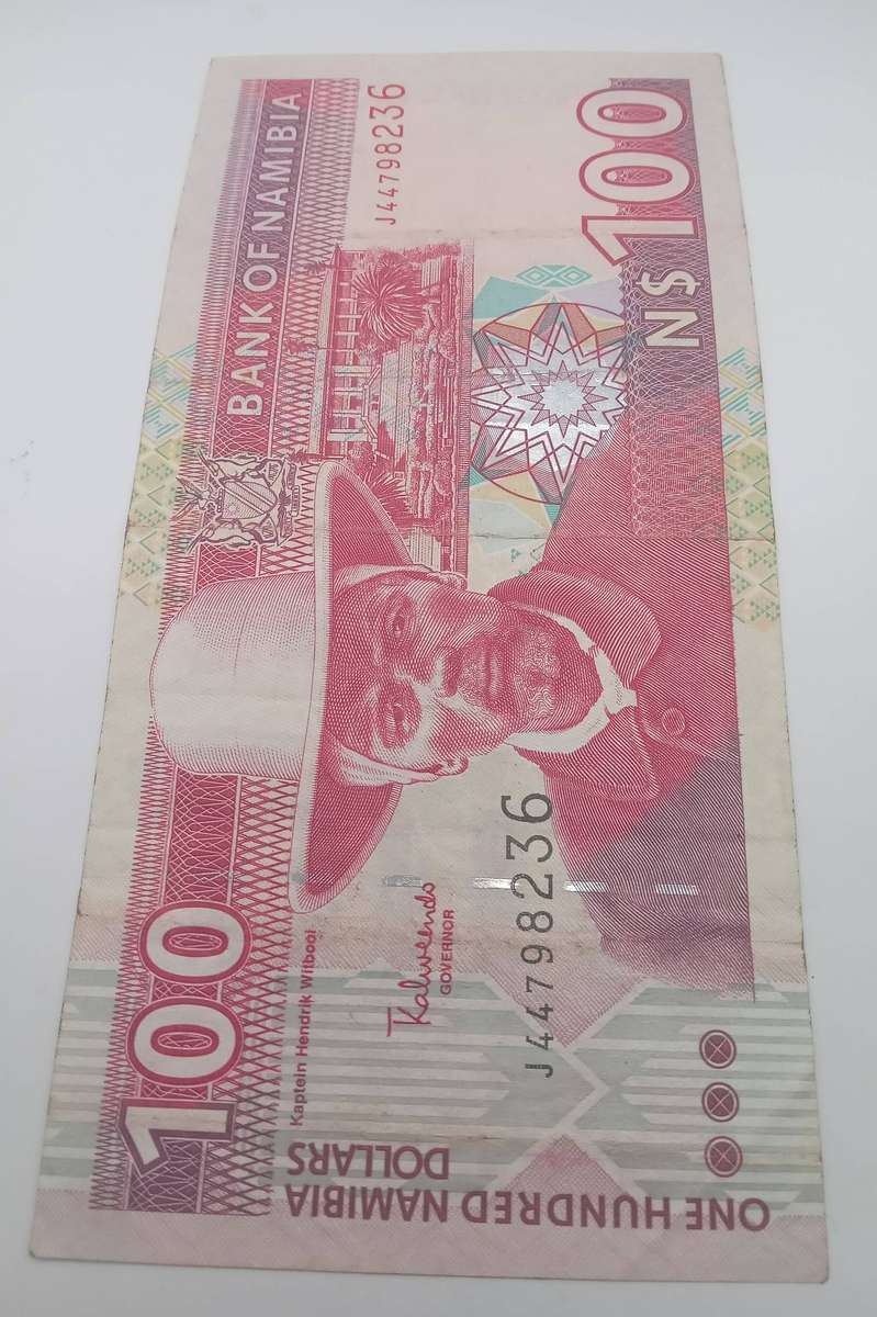 ONE NAMIBIA ONE HUNDRED DOLLAR BANK NOTE