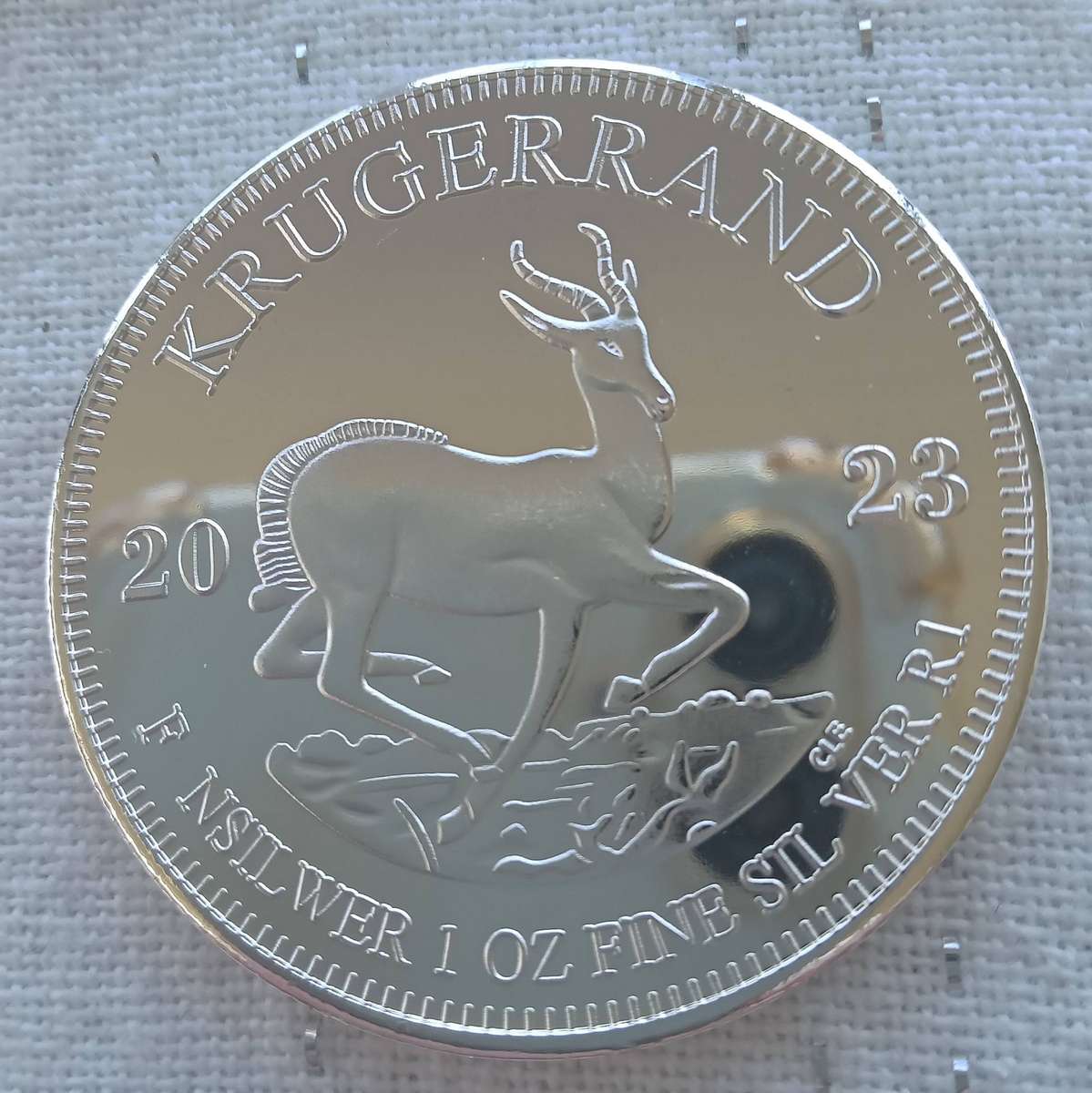 2023 RSA SILVER LOOKING FILLER KRUGER RAND COMMEMORATIVE COIN FOR COLLECTION