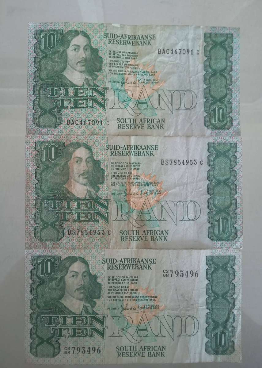 THREE SA TEN RAND BANK NOTES - ALL THREE GERHARD DE KOCK - NOT LEGAL TENDER